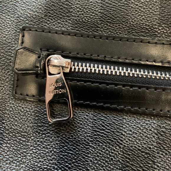 Auth Louis Vuitton Damier graphite Mick GM unisex - Picture 4 of 7
